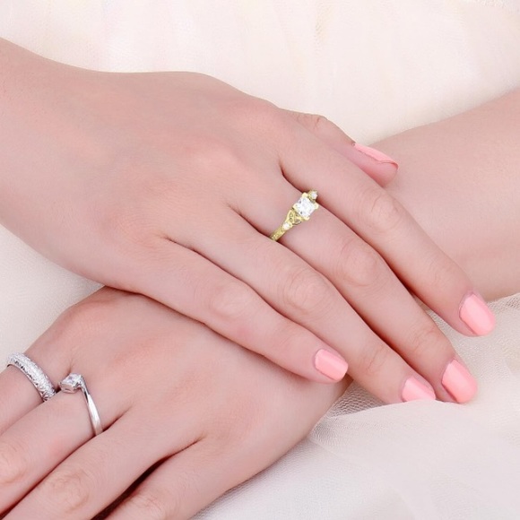 10k Love Trinity Celtic Knots Engagement Ring - Picture 6 of 8